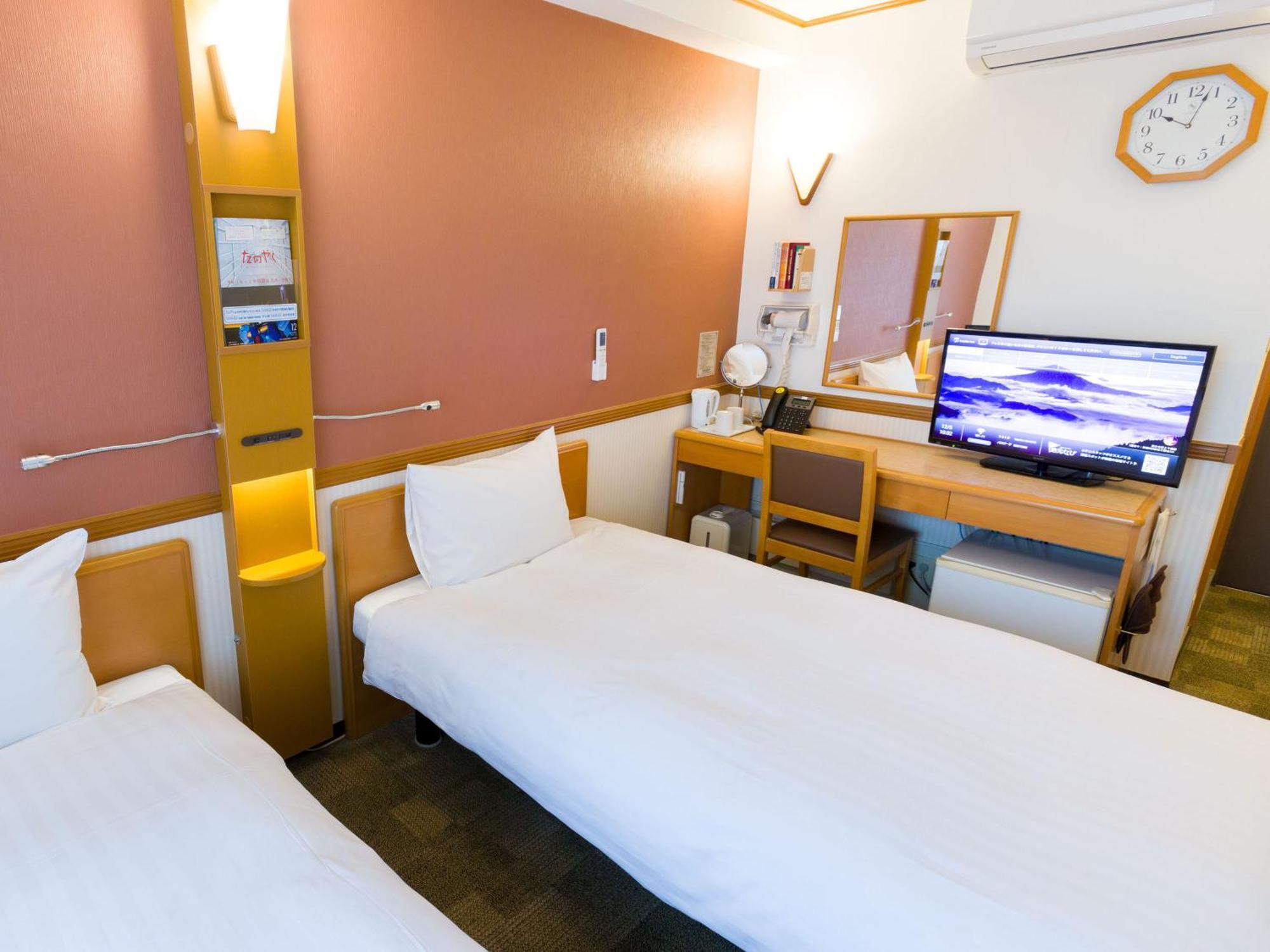 Hotel Toyoko Ekimae 3*