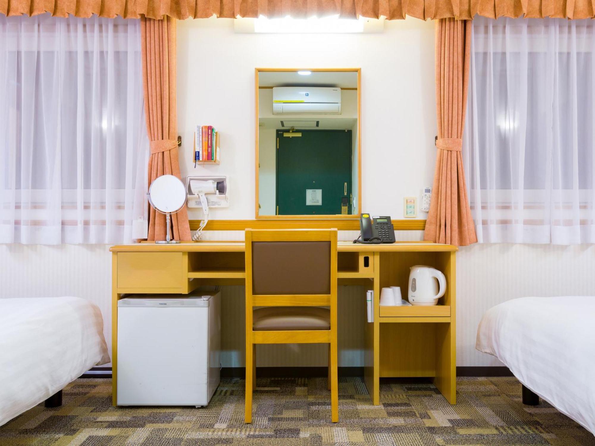 Toyoko Ekimae Hotel 3*