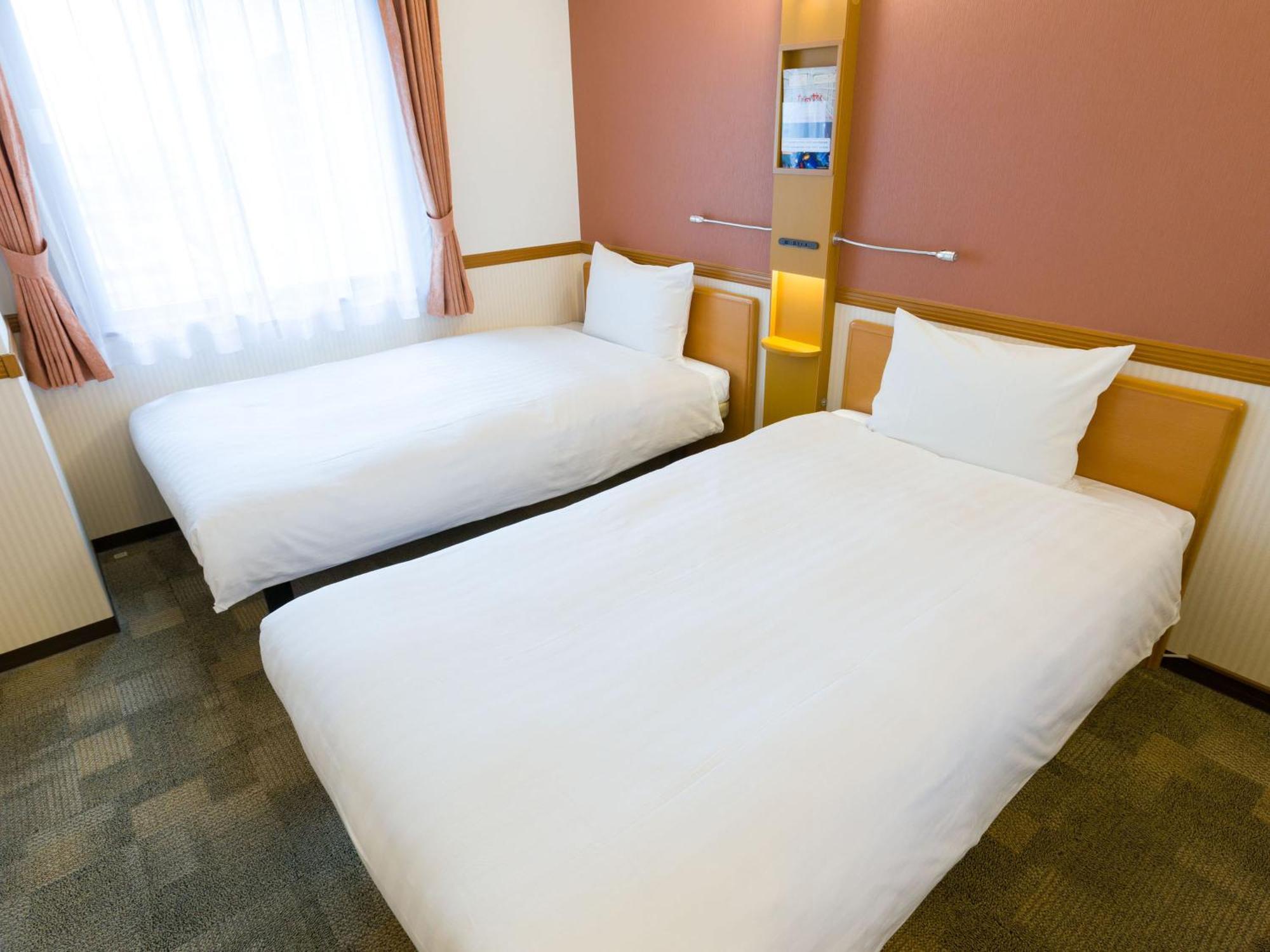 Toyoko Ekimae 3*