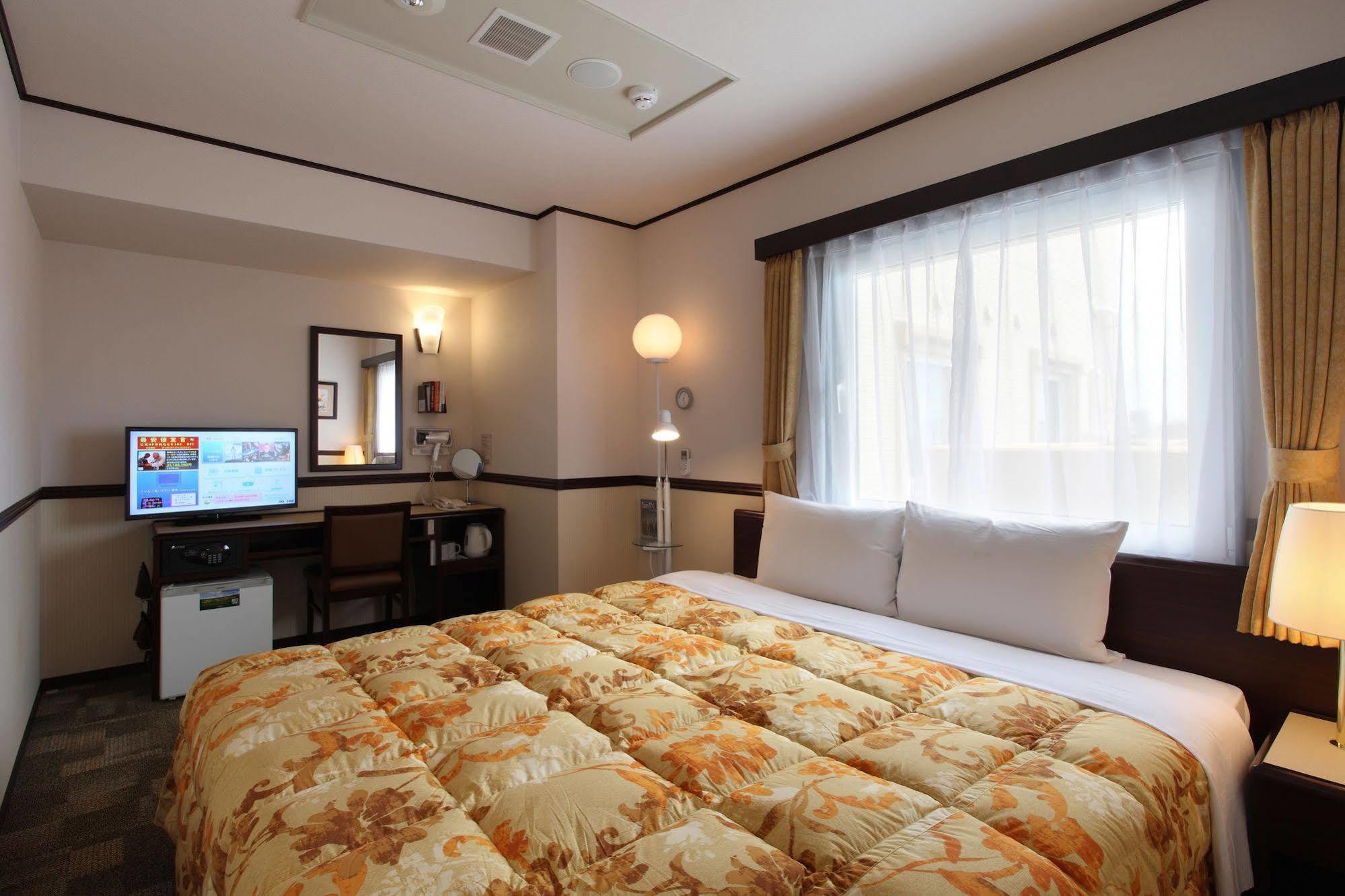 Toyoko Ekimae Hotel 3*